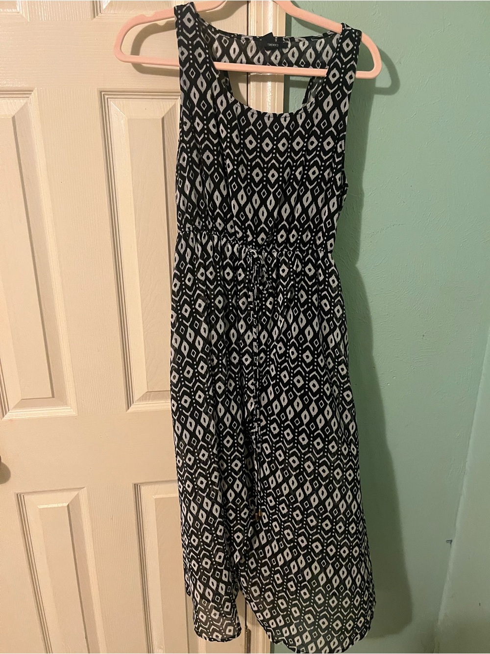 Forever 21 Black and White Geometric Maxi Dress